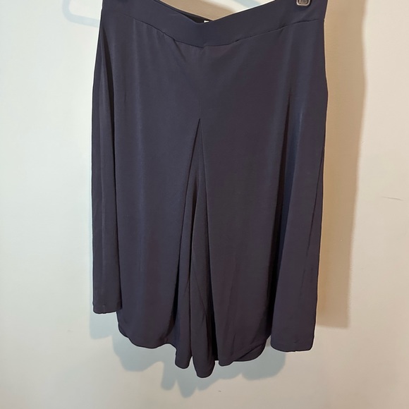 MICHAEL Michael Kors Crepe Inverted Pleated Front Stretch Culottes in Dark Blue - Picture 4 of 7